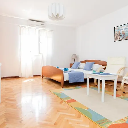 Beautiful Cozy Jug In Neighbourhood. 아파트