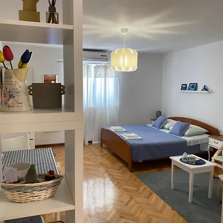 아파트 Beautiful Cozy Jug In Neighbourhood.