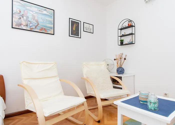 아파트 Beautiful Cozy Jug In Neighbourhood.