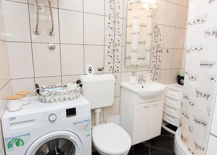 아파트 Beautiful Cozy Jug In Neighbourhood. *