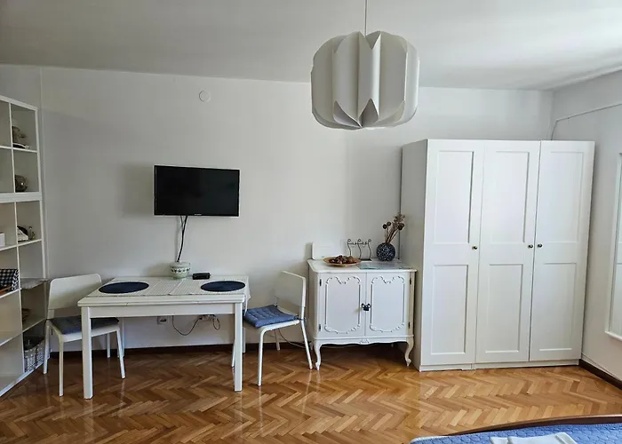 아파트 Beautiful Cozy Jug In Neighbourhood.