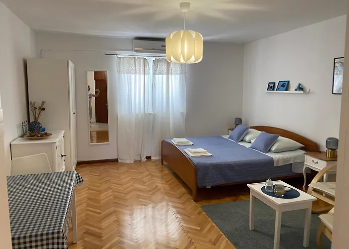 Beautiful Cozy Jug In Neighbourhood. 아파트