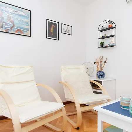 Appartement Beautiful Cozy Jug In Neighbourhood.