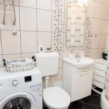 Appartement Beautiful Cozy Jug In Neighbourhood. *