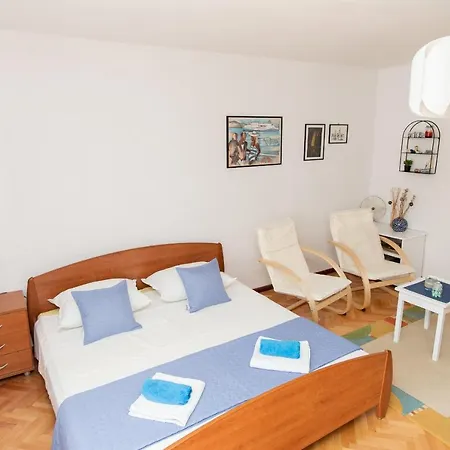 Beautiful Cozy Jug In Neighbourhood. Appartement *