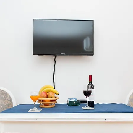 Beautiful Cozy Jug In Neighbourhood. Appartement Split